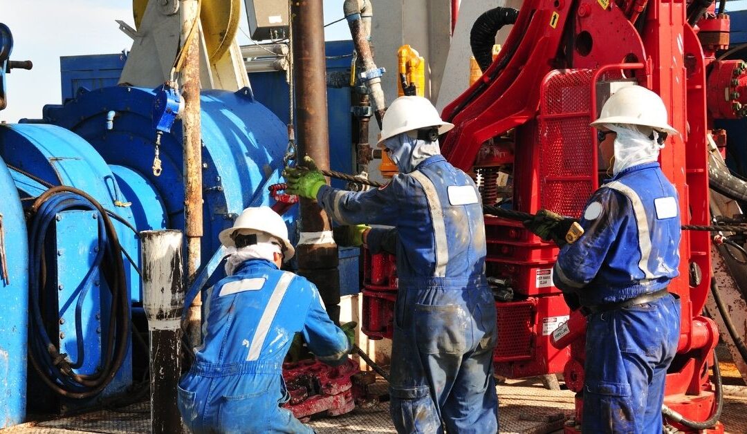 What Are Daywork and Footage Drilling Solutions